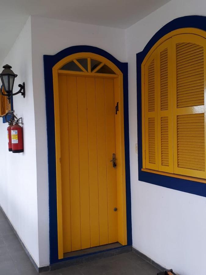Residencial Colonial Amarelo A 150M Da Praia De Mariscal Aparthotel Bombinhas Exterior photo